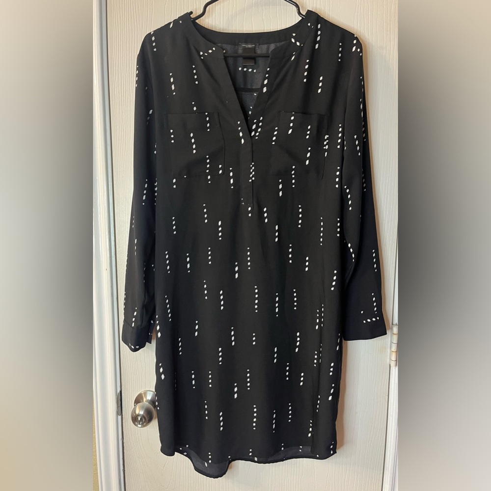 🛍️Ann Taylor Small Black and White Dress